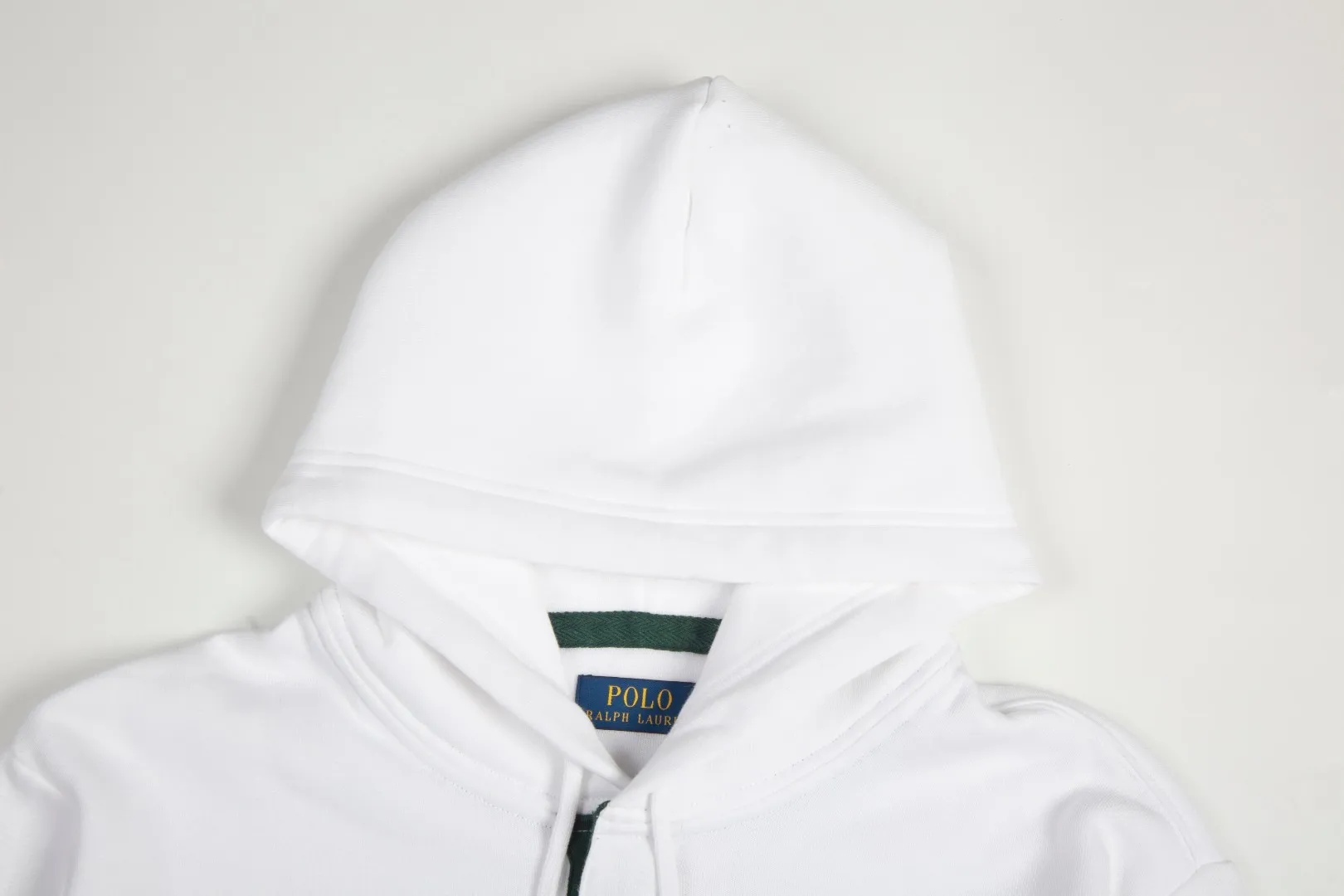 P280 White background picture [Hot new product] Style number: 25119# Color: Navy blue/off-white Size: S to XL - Ralph Lauren/Ralph Lauren 2025FW new autumn and winter Big Pony 20th anniversary badge embroidered open-chest deconstructed hooded fleece sweatshirt - 100% restoration 380g 100% pure cotton heavy-grain cloud velvet ✅ - Deconstruction restoration Correct version Three-layer hidden partial tube placket ✅ - Reactive fixed-dye D65 raw cotton double herringbone belt with wide and narrow divisions ✅ - Rejection of overlays, single-color single version, precision embroidery ✅ - RL/25 autumn and winter new product 20 commemorative badge embroidered mascot sweatshirt, deconstructed half-open chest, different from the regular classic version, high-end and outstanding, built-in contrasting reactive dyed D65 raw cotton double herringbone belt, cloud-like heavy fleece bottom with autumn and winter attributes, really comfortable, cloud-like comfort, loose fit Available in two colors, can be made as a couple model, highly recommended